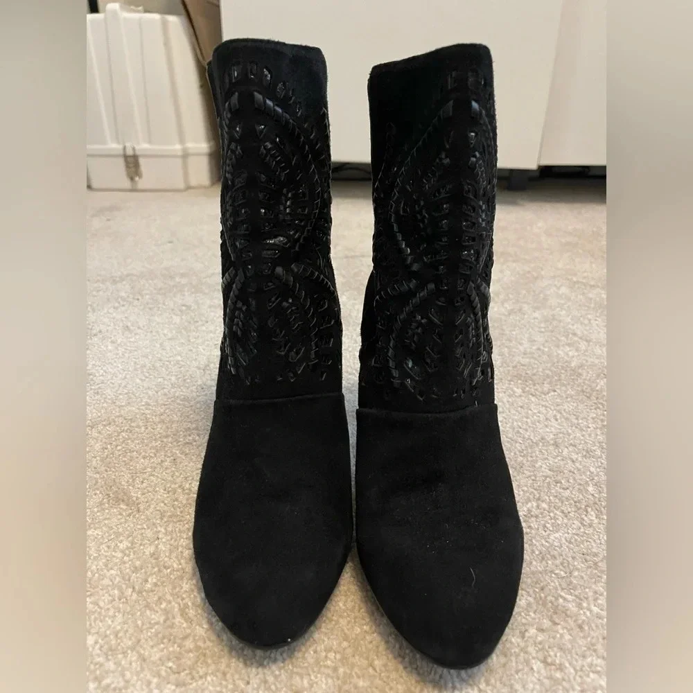 Lola Cruz Naknek Booties Black Suede Sz Eur 37/US 6